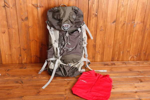 美品 オスプレー OSPREY ケストレル 28 バックパック アウトドア 登山 mc013476