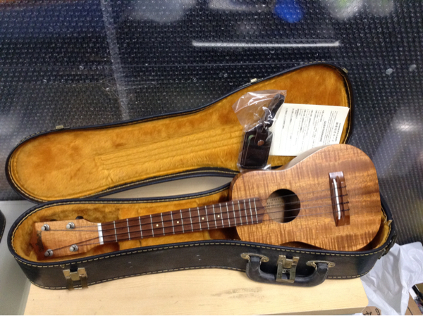 【中古】Ceniza by T&K セニーザ ウクレレ ロングネック ハードケース付き 希少 入手困難