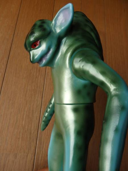 格安レア・チグリス星人・シルバー仮面・スタンダードサイズ・ソフビ