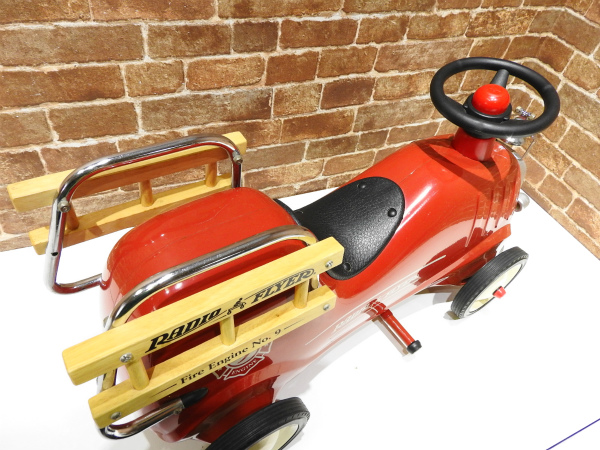 ラジオフライヤー消防車 売切 中古 RADIO FLYER ラジオフライヤー Fire Engine No.9 消防車