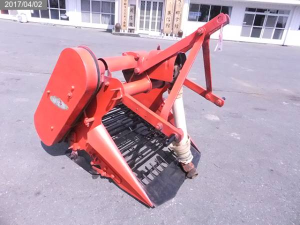 ニプロ:トラクター用:堀取機:掘り取り機:収穫機:芋:ジャガイモ:根菜