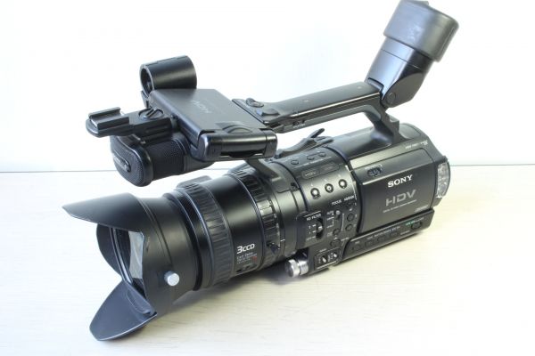 カメラ 【送料無料】 ソニー SONY ビデオカメラ HVR-Z1J 業務用 HDV