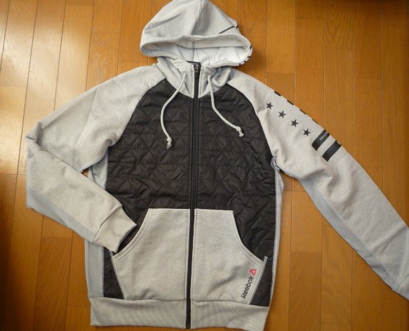 即決★リーボック　ワンシリーズ　キルティング スウェット　フーディ 　M黒グレー新品　フード付ジャケット