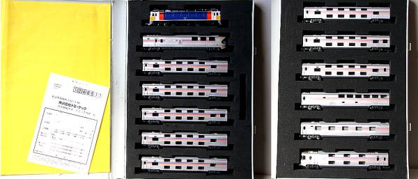 ＴＯＭＩＸ製EF81機関車付きE26系カシオペア１２輌編成セット