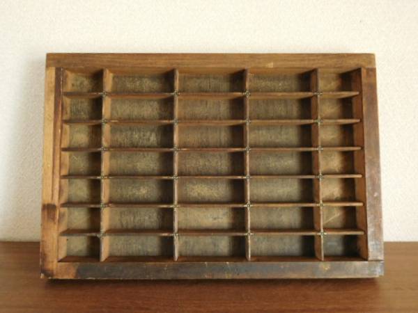 飾り棚　アンティーク フランスアンティーク 時代物 木製 ディスプレイ 飾り棚 42×28cm 収納