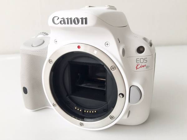 ☆美品☆Canon キャノン EOS Kiss X7 ホワイト ボディ☆付属品 ☆美品☆Canon キャノン EOS Kiss X7 ホワイト ボディ☆付属品