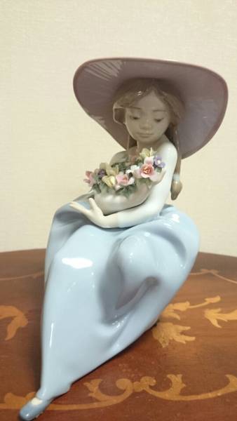 【極美品】リヤドロ LLADRO フィギュリン 5862「花の香りに包まれて」 LLADRO フィギュリン リヤドロ - Yahoo!オークション 花の香りにつつ