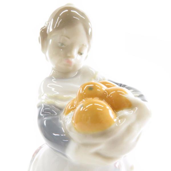 リヤドロLLADRO美品バレンシアの少女 Lladro オレンジがいっぱい 