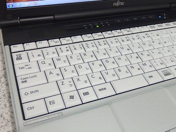 □α テンキー付 富士通 LIFEBOOK E741/D Core i5 2.50GHz 4GB 320GB