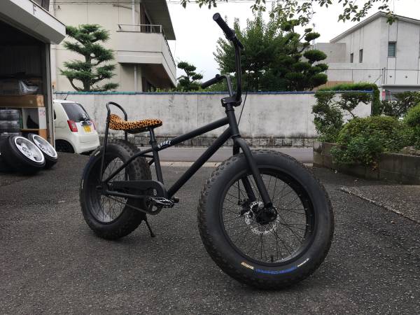 美品 ファットバイク BRONX 20 CUSTOM マットブラック バナナシート