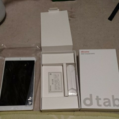 docomo dtab Compact d-01J ドコモ 送料無料