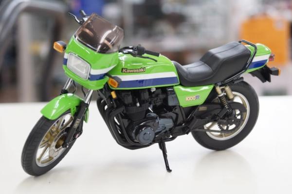 マイルストーン milestone 1/12 カワサキ Z1000R1 グリーン BK127