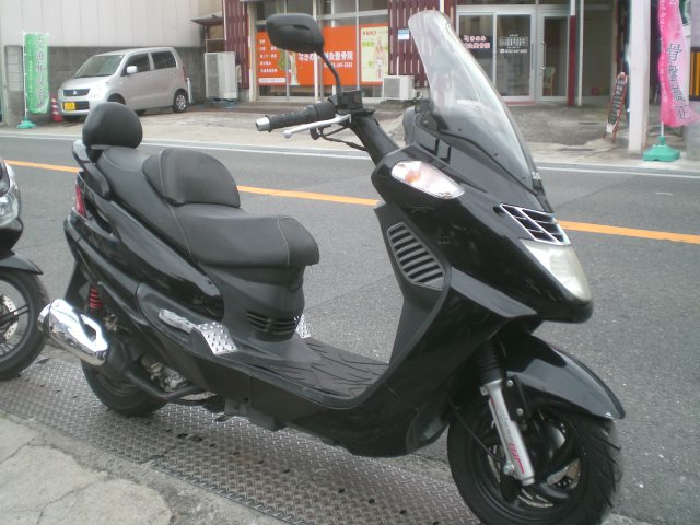 SYM RV125 不動　要修理　千葉県市原市より レストアベースまたは 部品取りに SYM RV125 レストアベースか部品取りに SYM RV125i エンジン