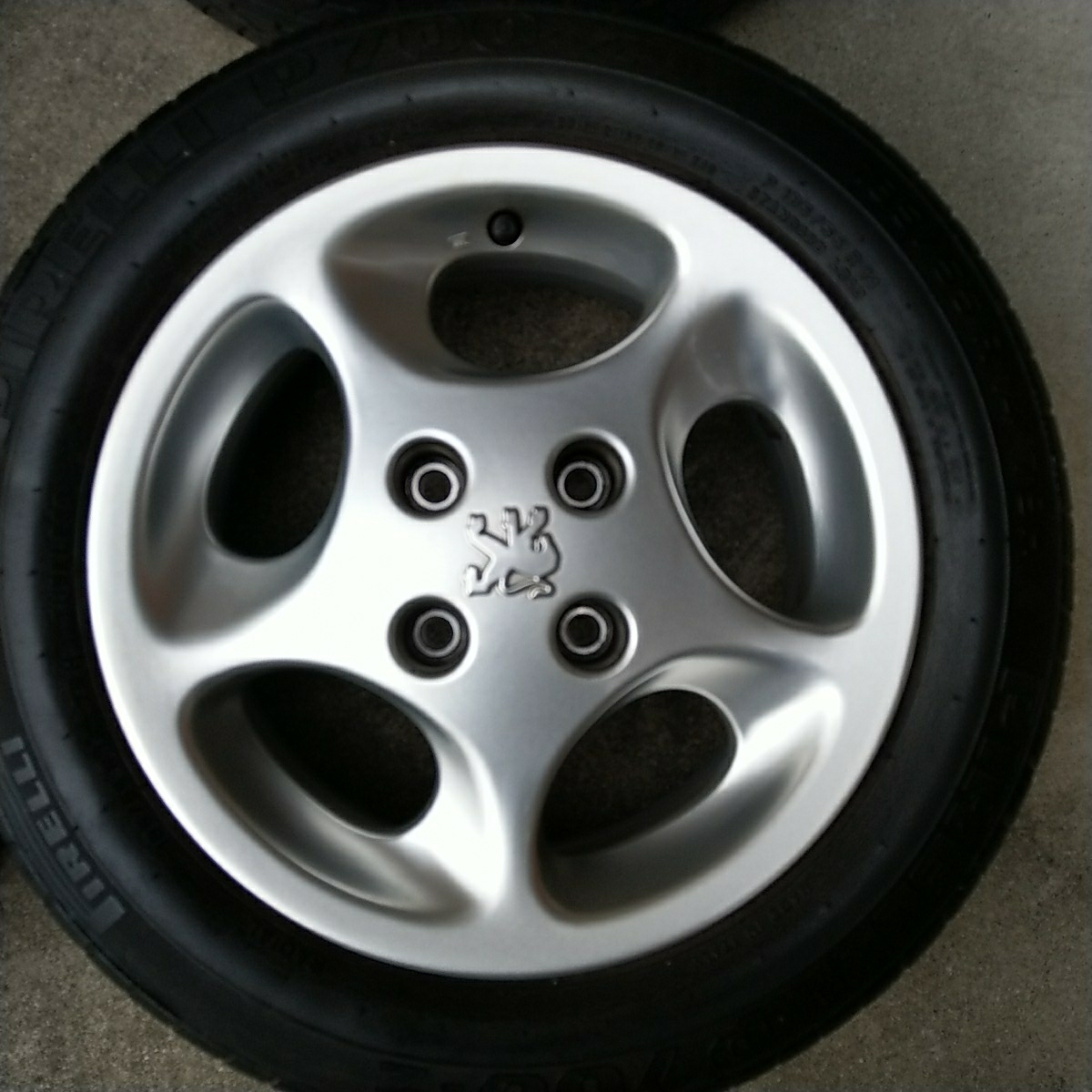 Peugeot（タイヤ・ホイールセット）のフリマアイテム一覧 値下げ 