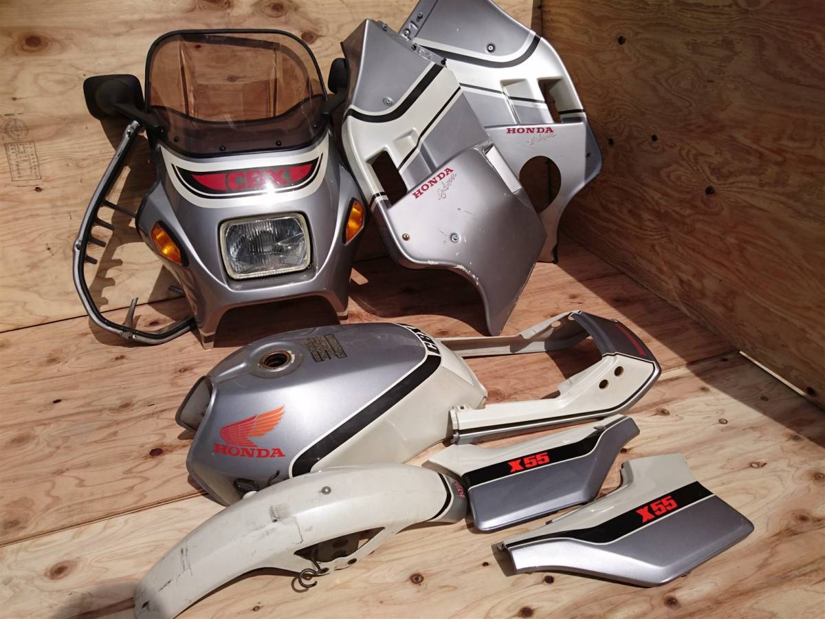 CBX400F ゲキラメ外装セット CBX400F ゲキラメ外装セット CBX外装キット、実車先行公開! CB400SF全