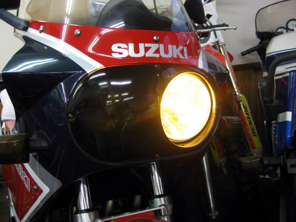 SUZUKI GSX-R1100 GV73A（L？）カウルステー、ライト 妄想.JP | 【クラシックカスタム】GSX-R1000K3 GV73カウルスワップ！①