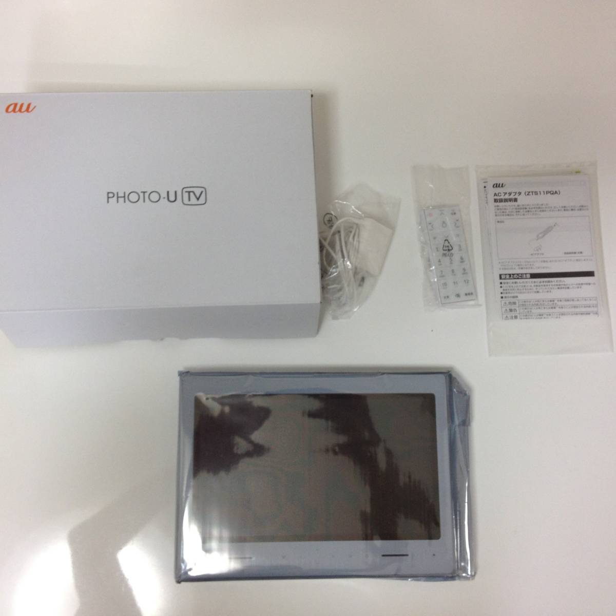 au PHOTO-U TV ZTS11 ホワイト