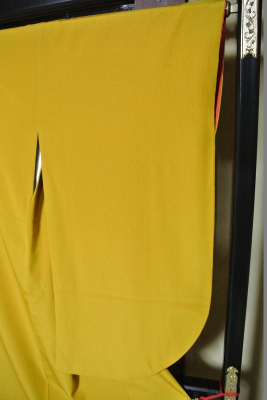 決算売切 No.369 卒業式 着物 美品 [裄65 袖丈75 身丈(肩から)168 前24 後30センチ] 【中古】