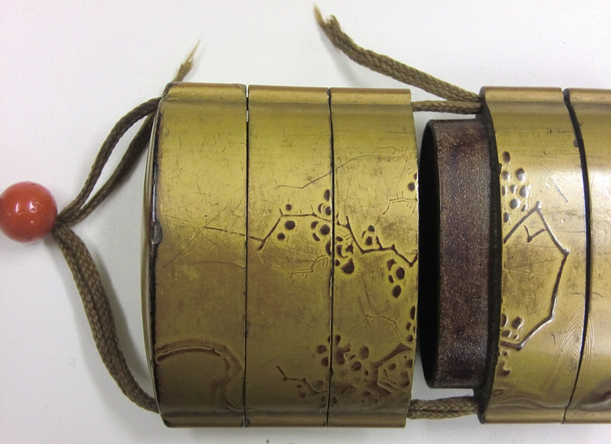 漆器 根付 8.5×6.5× 江時代 金蒔絵丸干支図五段印籠