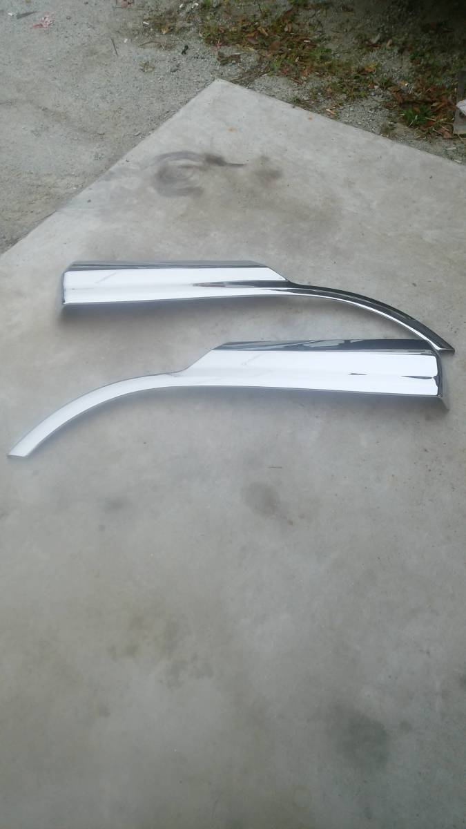 UD　クオン　メッキフェンダー　訳あり格安　左右セット