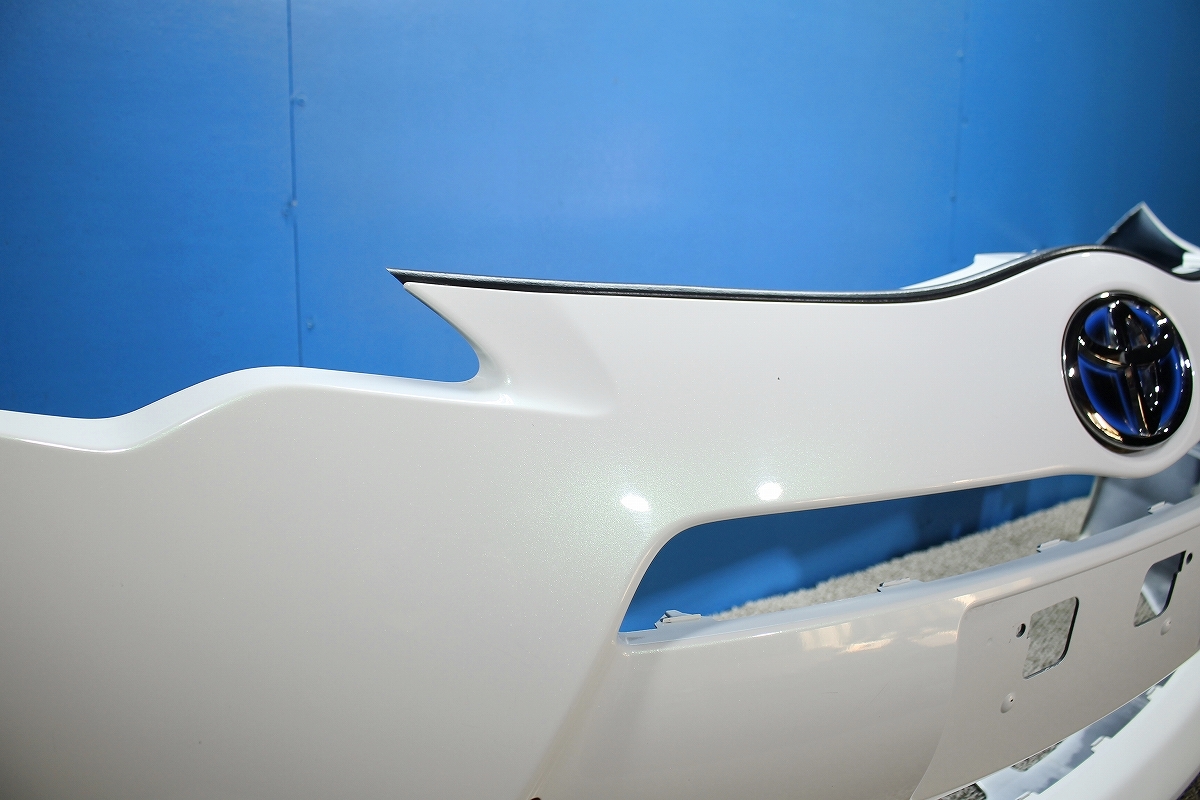 NHP10 前期 アクア 純正 フロントバンパー 52119-52620 ライムホワイトパールクリスタルシャイン 082 ☆