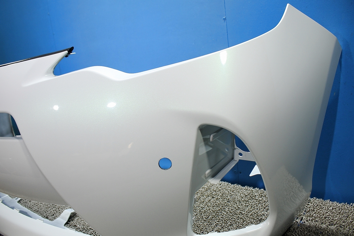 NHP10 前期 アクア 純正 フロントバンパー 52119-52620 ライムホワイトパールクリスタルシャイン 082 ☆