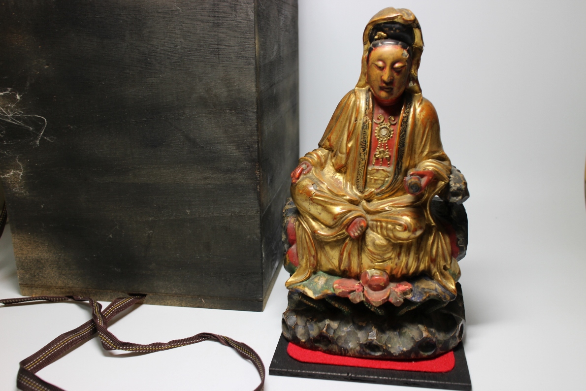 仏教美術 時代木彫観音像　弥勒菩薩立像仏像如来菩薩置物飾物唐物中国古玩柘植　中国美術
