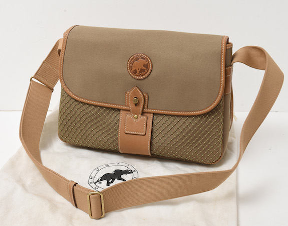 美品 ハンティングワールド ショルダーバッグ 斜め掛け可 