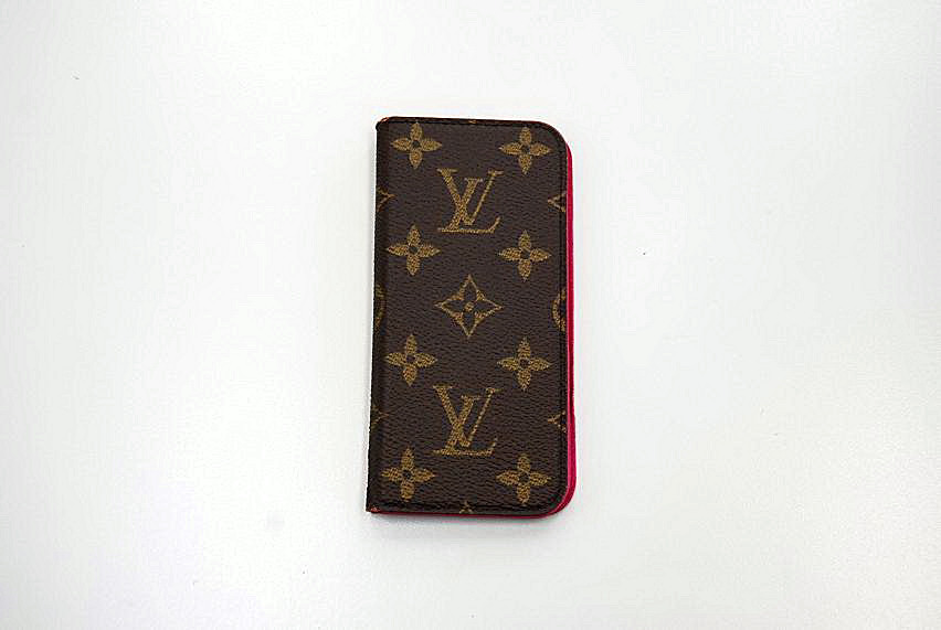 中古品です 正規店購入 正真正銘の本物 ルイ・ヴィトン　ルイ・ヴィトン iphone6 モノグラム　ピンク スマホ カバー ケース 送料無料！！