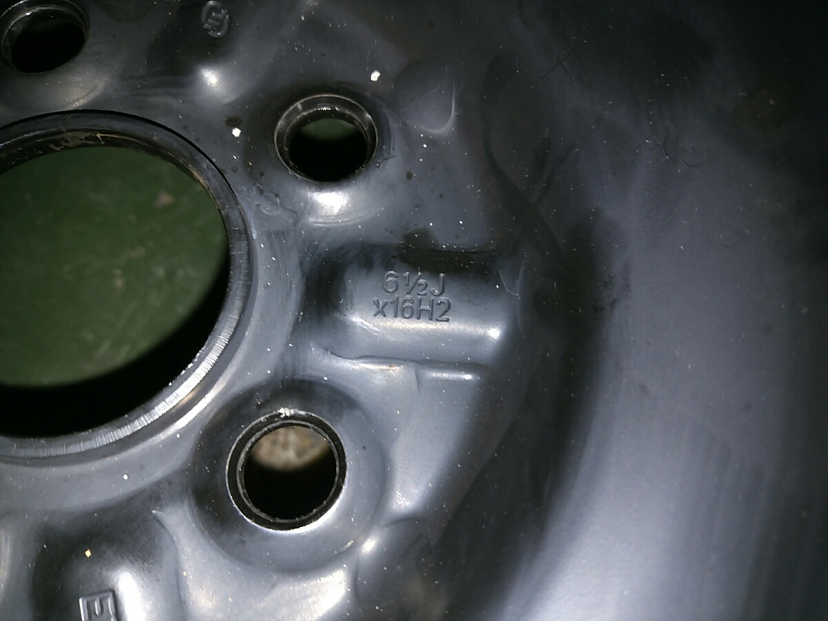 アベンシス　AZT255W　鉄ホイール　6.5j-16 ET45　PCD100 5穴 4本　中古