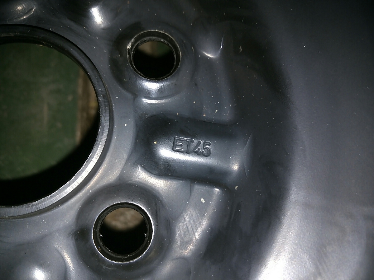 アベンシス　AZT255W　鉄ホイール　6.5j-16 ET45　PCD100 5穴 4本　中古