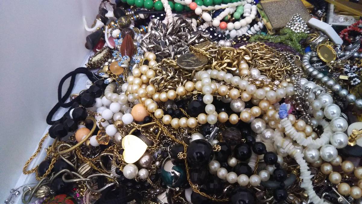 大量放出 アクセサリー まとめ ネックレス イヤリング リング 等 総