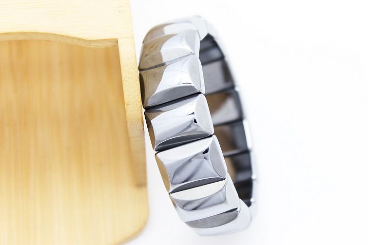 1円スタート！ テラヘルツ鉱石 バングル ラウンド[T751-1085]