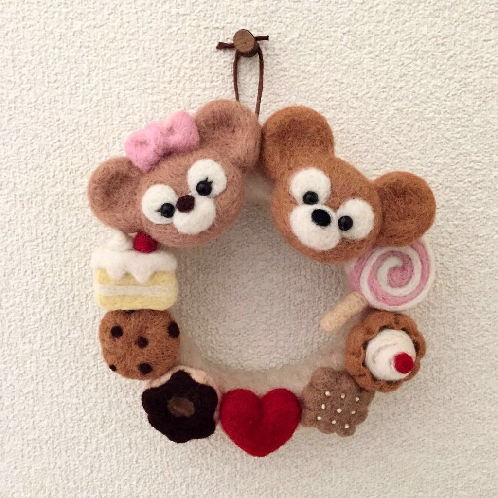 ハンドメイド スィーツリース ダッフィー シェリーメイ風 羊毛フェルト バッジ ディズニー ダッフィー 売買されたオークション情報 Yahooの商品情報をアーカイブ公開 オークファン Aucfan Com