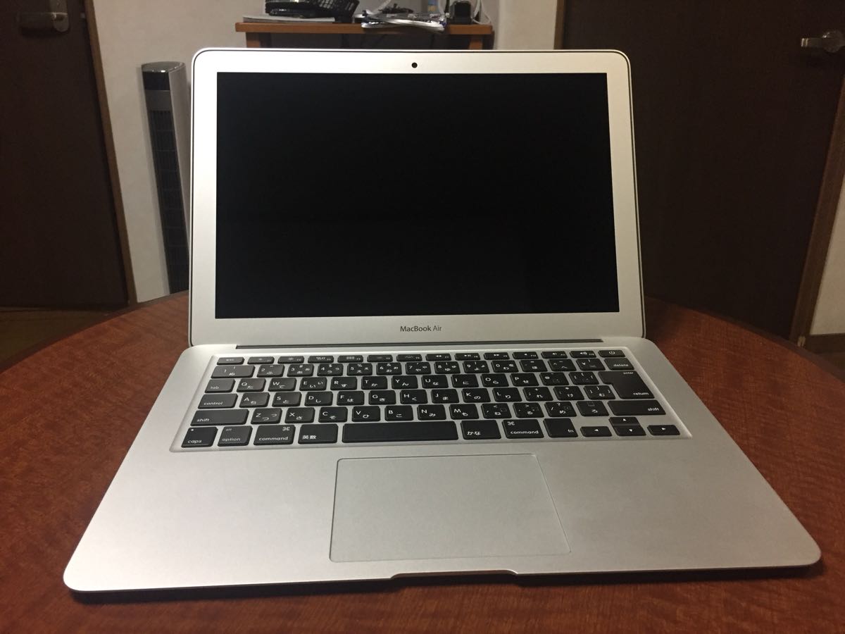 美品 MacBook Air (13-inch， Early 2015) Core i5 8G SSD128G 充電20 