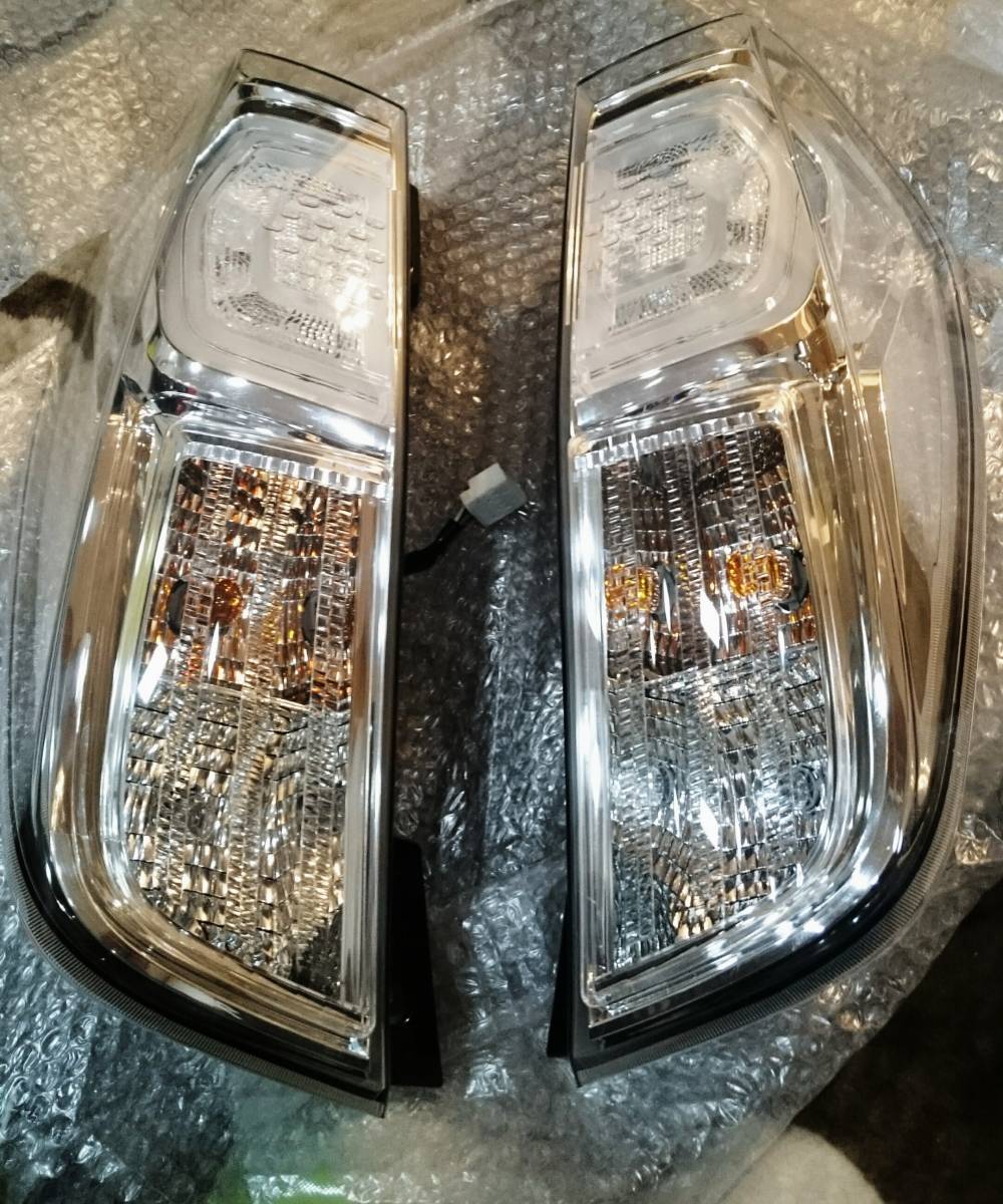 デイズルークス B21A 純正 左右 LEDテールライトランプ ジャンク品