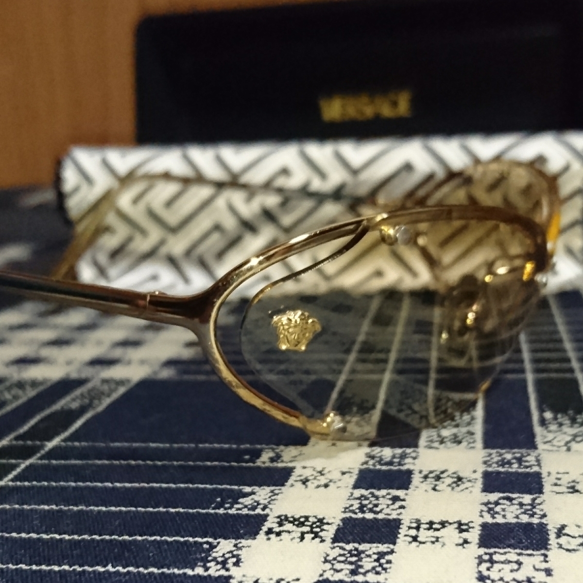 美品 GACKT同型着 ヴェルサーチ サングラス ガクト versace メデューサ 