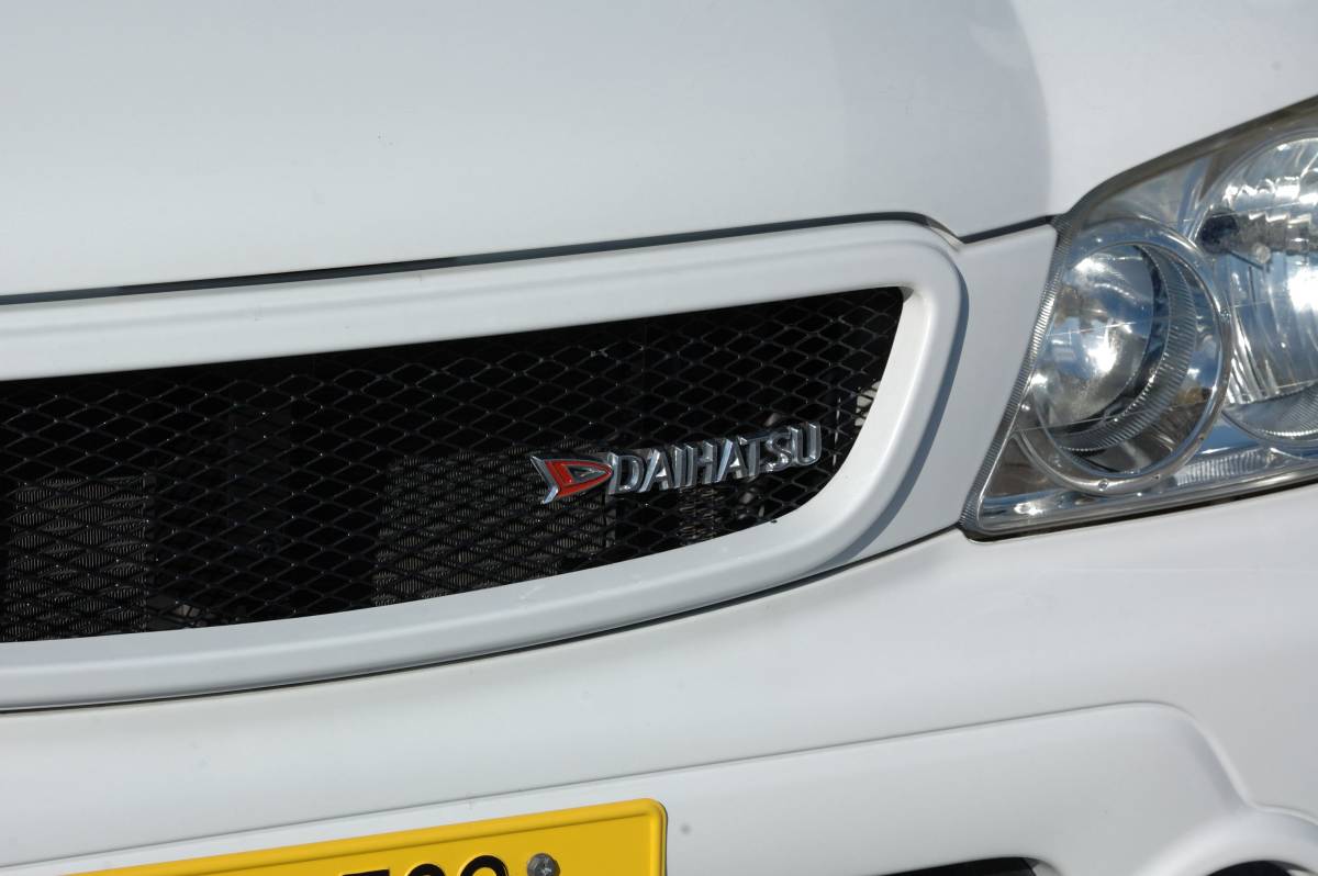 ダイハツ テリオスキッド マフラー交換 バンパーカット テリオスキッド 