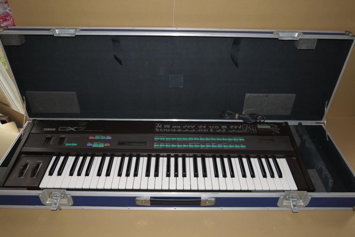E72013□YAMAHA□シンセサイザー DX7 ロム・ハードケース付き