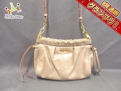 ミュウミュウ miumiu バッグ ショルダーバッグ レザー ピンクベージュ