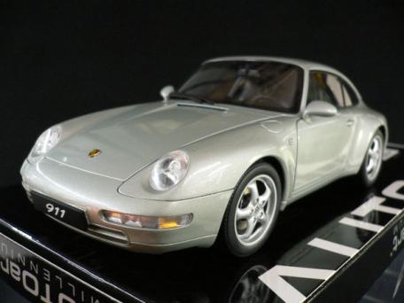 オートアート 1/18 ポルシェ 911(993) カレラ シルバー 78131