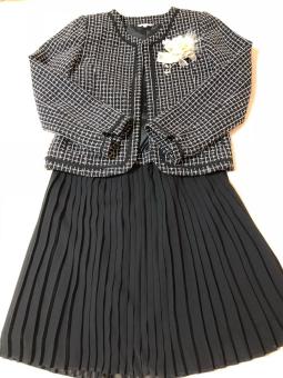 卒業式 入学式に ワールド ツイードノーカラージャケット ユニクロ シフォンプリーツスカート ひざ丈スカート 売買されたオークション情報 Yahooの商品情報をアーカイブ公開 オークファン Aucfan Com