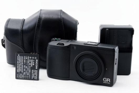 驚きの破格値，人気 1円 起動確認済み RICOH リコー GR DIGITAL Ⅱ レザーケース＆充電機セット AO_002(リコー)｜売買されたオークション情報、yahooの商品情報をアーカイブ公開 - オークファン リコー