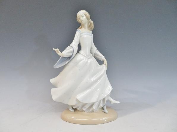 リヤドロ/LLADRO 「シンデレラ」 フィギュリン（325検:置物陶器人形