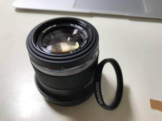 【中古】オリンパス 単焦点レンズ M.ZUIKO 45mm f1.8 ブラック【レンズカバー付き】_1