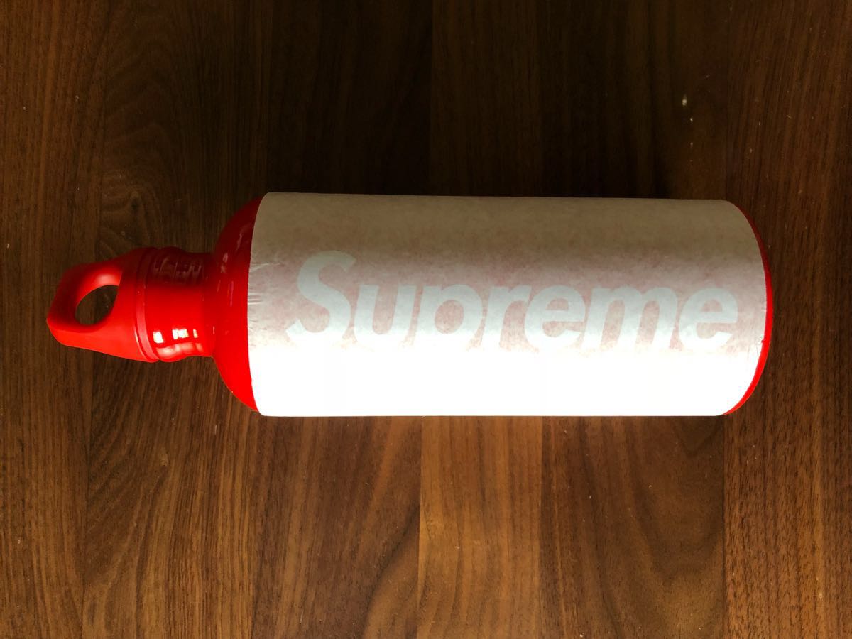 Supreme Traveller SIGG Water Bottle 0.6L - Red 18SS SS18 0 