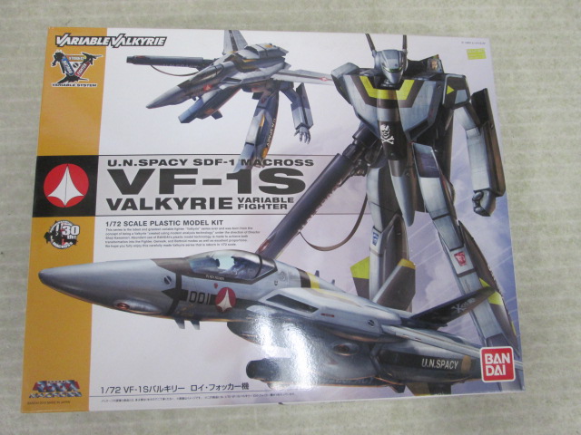 模型・プラモデル 1/72 VF-1S ロイ・フォッカー機 ＆ ストライク