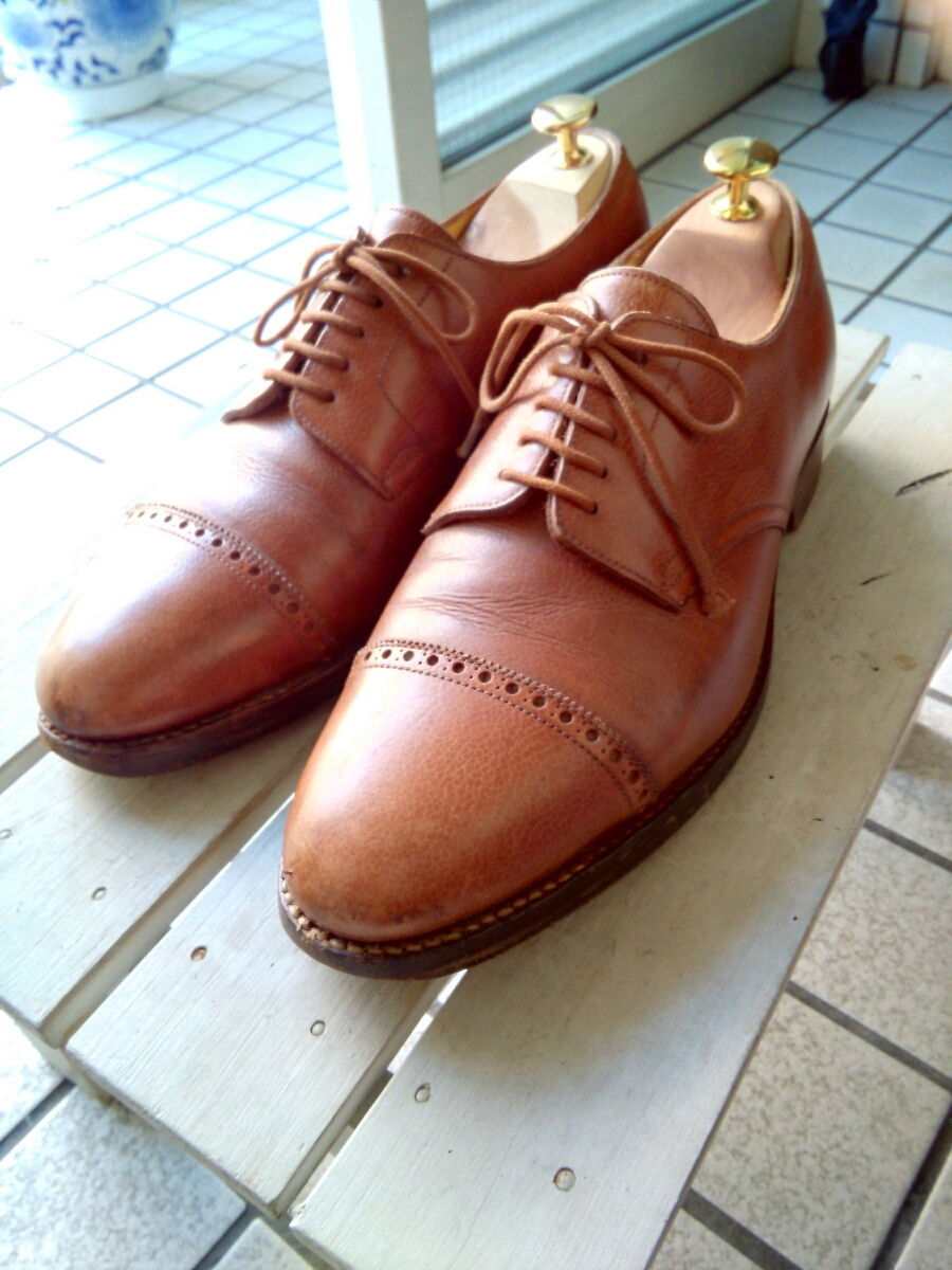 【新作入荷，新品】 ジョンロブ ラッセル パンチドキャップトゥシューズ 6(靴)｜売買されたオークション情報、yahooの商品情報をアーカイブ公開 - オークファン 靴