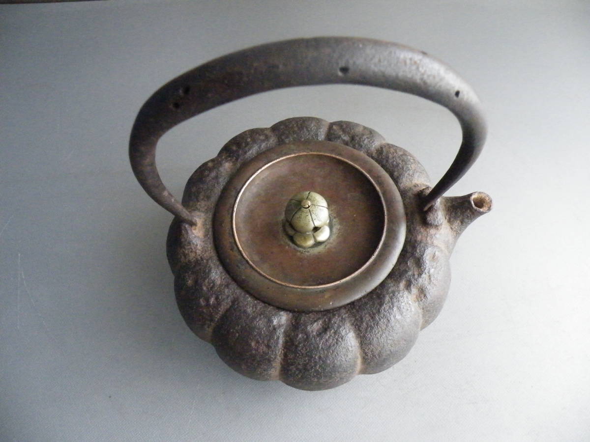 鉄瓶 （小鉄瓶）南瓜形 砲口 龍文堂造 時代鉄瓶 煎茶道具 【公式通販】