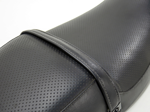 Yahoo!オークション srx600 -「srx600 \u003e \u003c13 (シート)の落札相場・落札価格 SRX600 3SX 張り替え済み純正シート！E6YA　付属